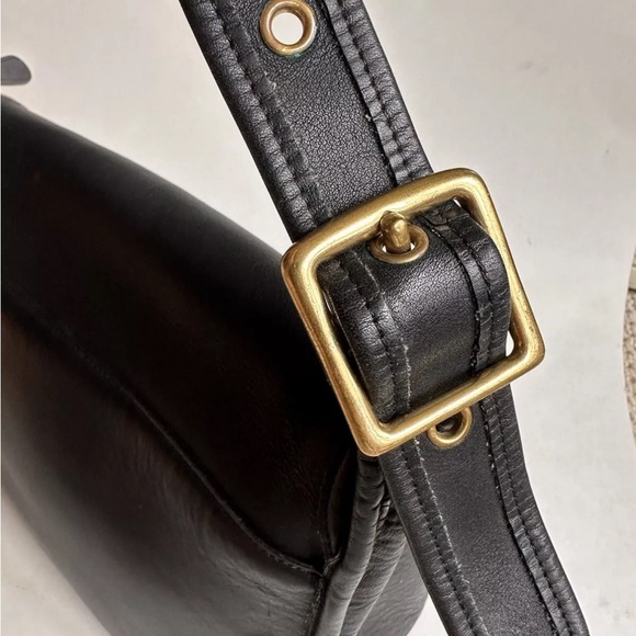 Vintage COACH Crossbody Messenger Saddlebag Black
Leather Handbag - Picture 3 of 16